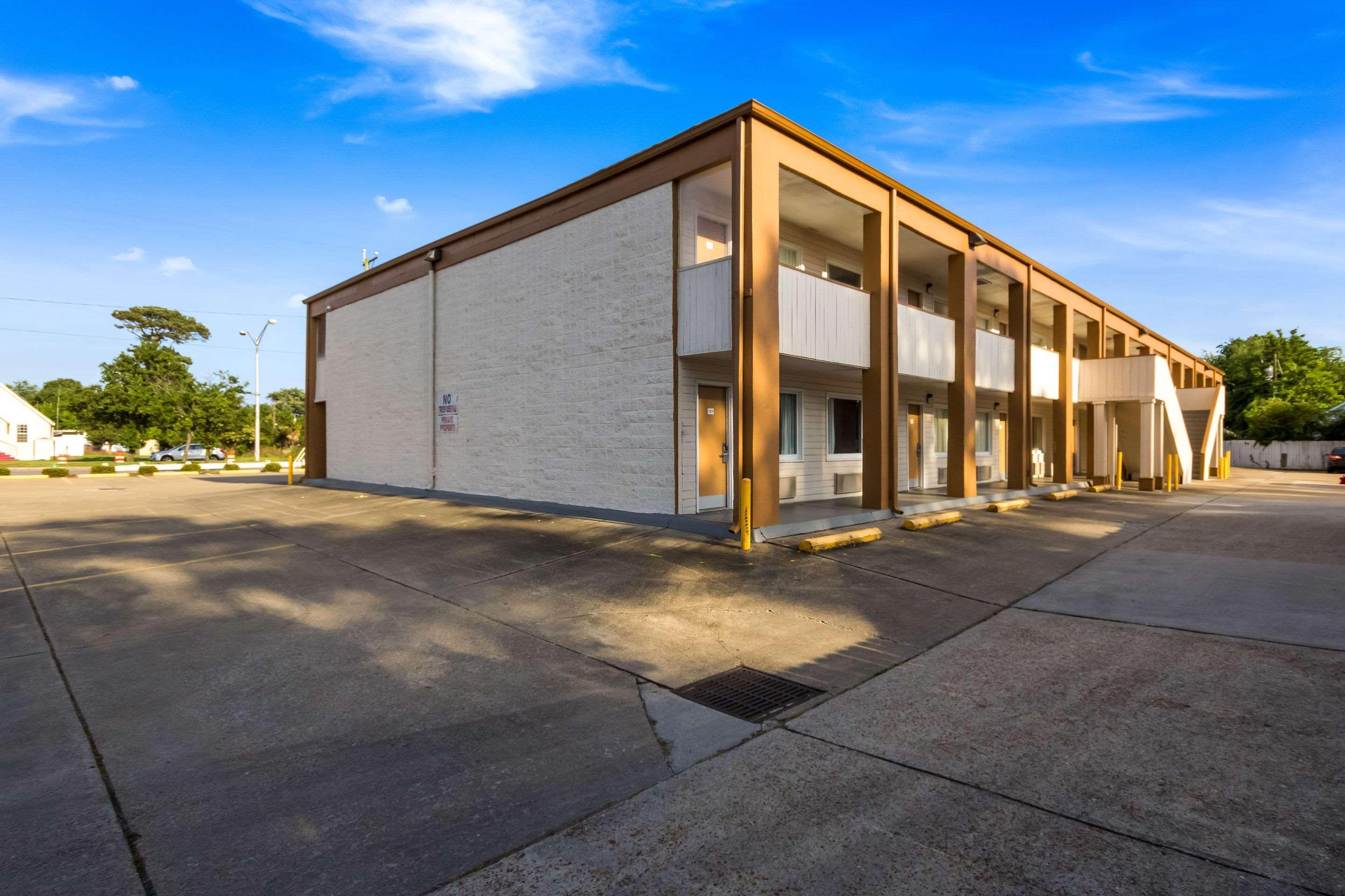 Econo Lodge Little Creek Norfolk Exterior photo